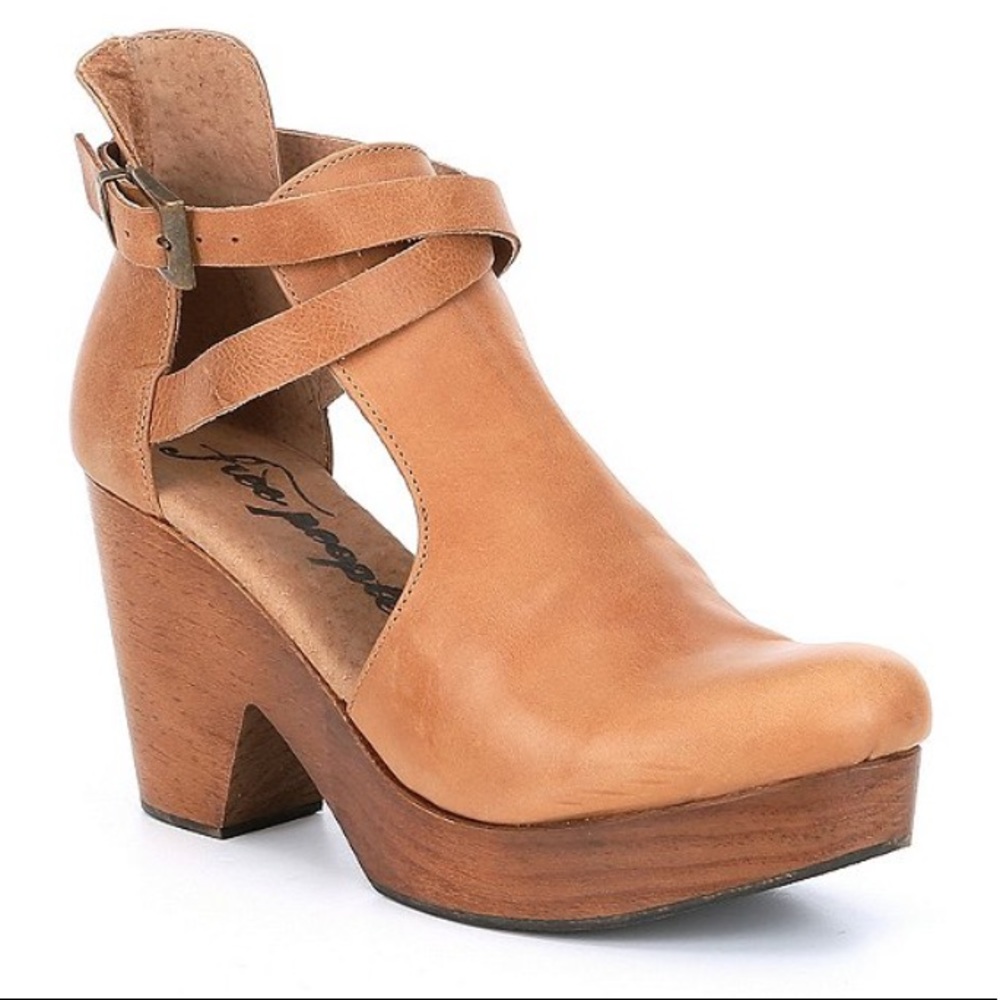 Free People cedar leather wood clogs
